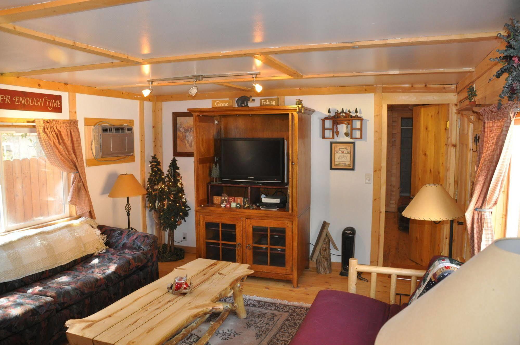 Hoovers River Resort Richfield Bagian luar foto