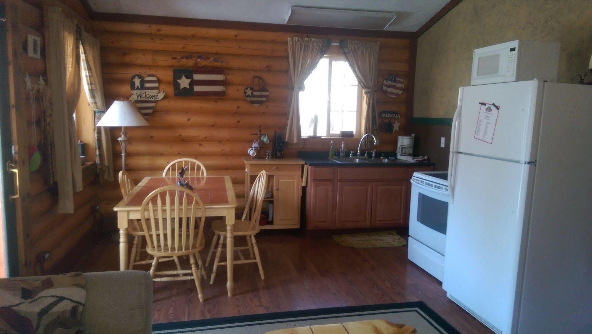 Hoovers River Resort Richfield Bagian luar foto